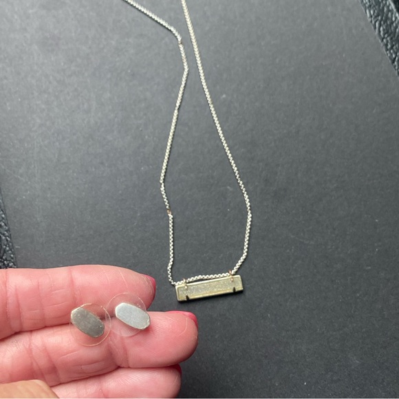 Kendra Scott necklace and earrings set with bag - Picture 2 of 11